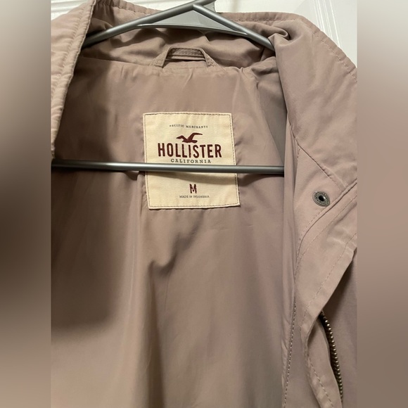 Woman’s Jacket - Picture 2 of 4